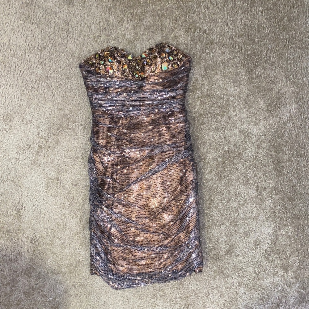 Size 0 Riva Designs Strapless Dress